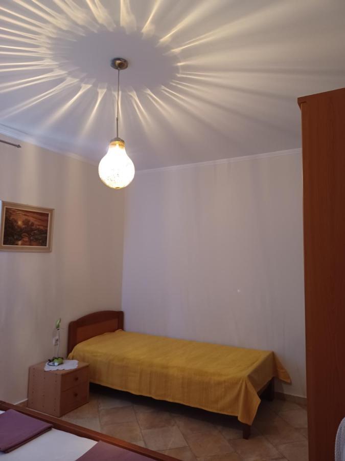 Apartments Ivic 拉布 外观 照片