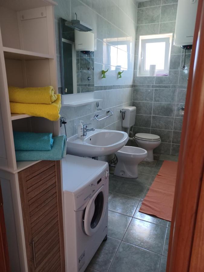 Apartments Ivic 拉布 外观 照片